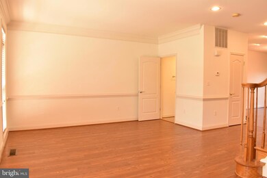 25815 Mews Terrace, Chantilly, VA 20152 - photo 5