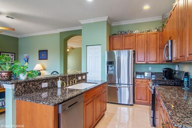 09_358NWShorelineCircle_2_DiningRoom_HiR