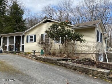 1236 Delaware Dr, Matamoras, PA 18336 - photo 2