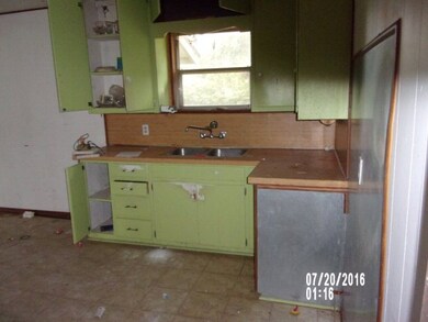 1813 Old Van Vleck Rd, Bay City, TX 77414 - photo 2