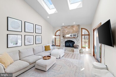 30 Meadow Ln, East Windsor, NJ 08520 - photo 4