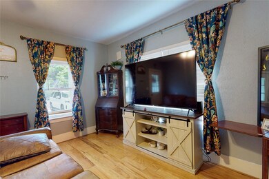 207 W Water St, Weatherford, TX 76086 - photo 5