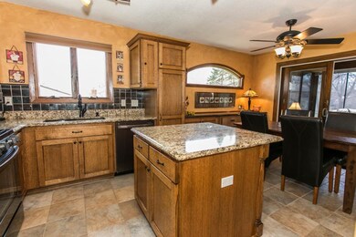 Full kitchen remodel in 2010 with quarter saw oak 