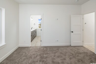 69 N 850 W, Hyrum, UT 84319 - photo 6