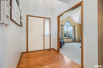 4404 Ridge Dr, Davenport, IA 52806 - photo 2