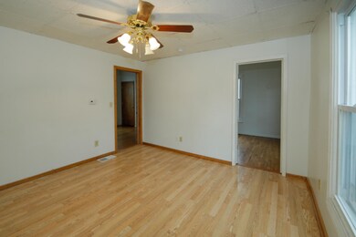 521 Walnut St-105