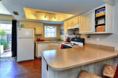 005_Kitchen