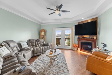DL5A2401.jpg-SMALL