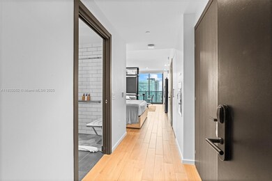 The Elser unit 4502, Miami, FL 33132 - photo 3