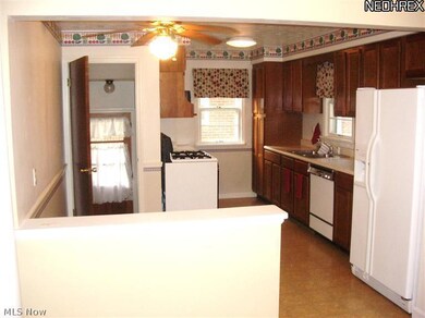 24150 Yosemite Dr, Euclid, OH 44117 - photo 4