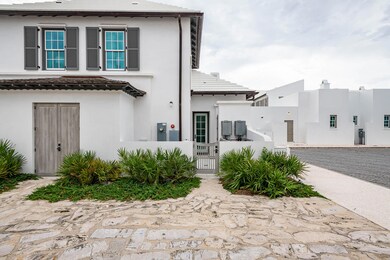 220810-65northcharles-205-2000