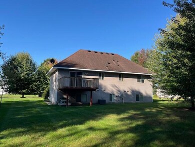 38125 Fieldstone Dr, North Branch, MN 55056 - photo 3