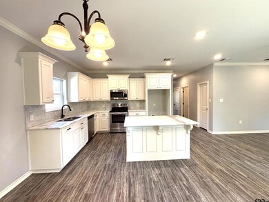 196 Twisted Oaks Dr, Rusk, TX 75785 - photo 2