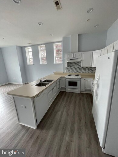 138 E Antietam St unit 209, Hagerstown, MD 21740 - photo 3