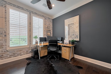 Large study with Plantation Shutters, designer cei