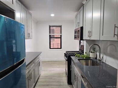 Dara Gardens unit 4D, Kew Garden Hills, NY 11367 - photo 2