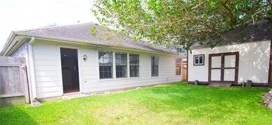 6702 Lower Arrow Dr, Houston, TX 77086 - photo 2