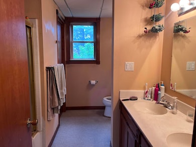 Full bath on main