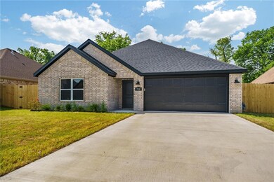 301 Silvaner St, Lowell, AR 72745 - photo 3