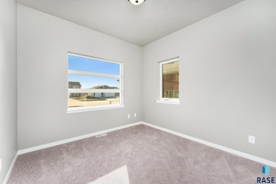 5500 E Brennan Dr, Sioux Falls, SD 57110 - photo 3