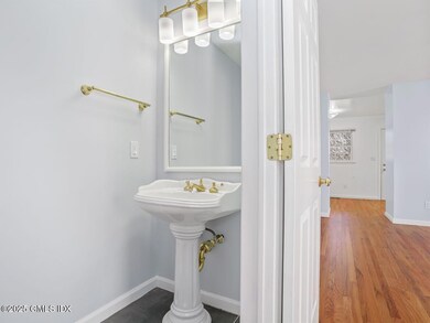 18 Hollow Wood Ln unit D, Greenwich, CT 06831 - photo 7