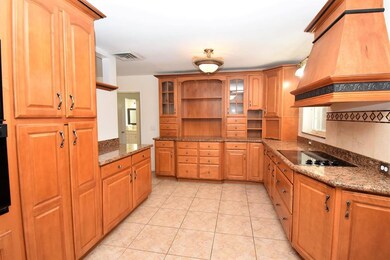 13576FoxTrailKitchen2