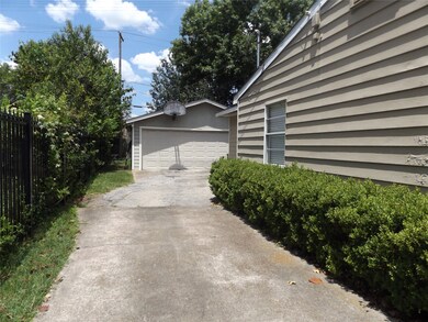 212 W 34th St, Houston, TX 77018 - photo 3