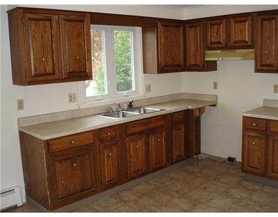 83 Carey Ct, Woonsocket, RI 02895 - photo 5