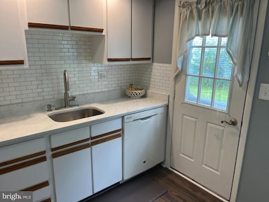 53 Finchley Ct, Southampton, NJ 08088 - photo 7