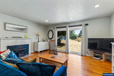 1241 NE Lafayette St, Albany, OR 97321 - photo 6