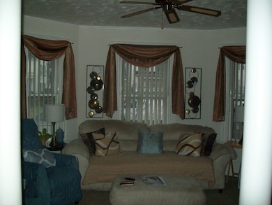 987 Middlesex St, Lowell, MA 01851 - photo 3