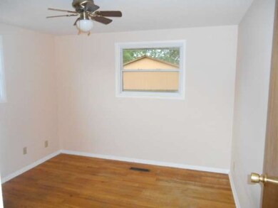 1239 Navajo Dr, Carpentersville, IL 60110 - photo 7