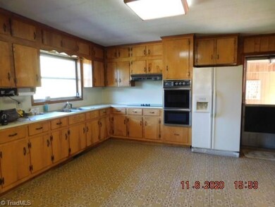 1324 Spero Rd, Asheboro, NC 27205 - photo 3