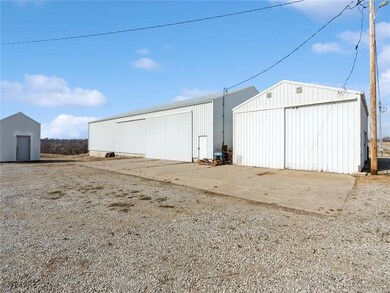 4167 N 19th Ave W, Newton, IA 50208 - photo 5