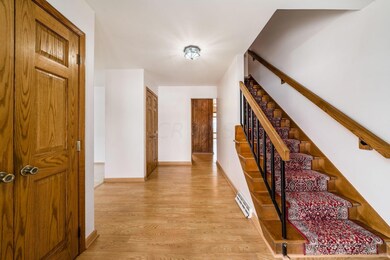006_2082 Honeytree Loop W019-