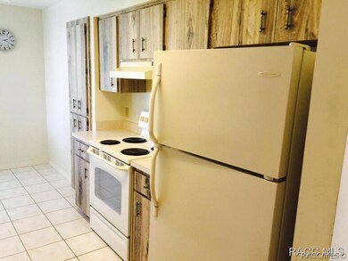 EAT-IN KITCHEN