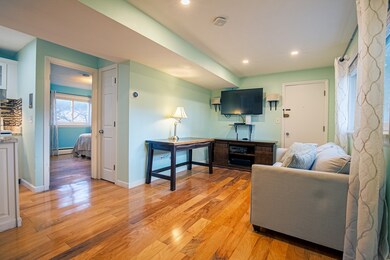 33 Jacqueline Rd unit B, Waltham, MA 02452 - photo 2