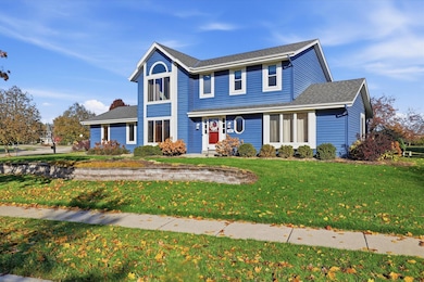 858 Laureate Dr, Pewaukee, WI 53072 - photo 3