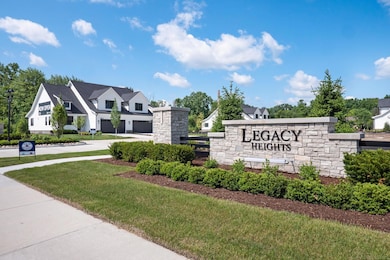 5838 Heights Dr unit 18 / Building 9, Sterling Heights, MI 48314 - photo 2