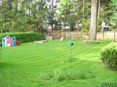 33 Knickerbocker Rd, Schenectady, NY 12302 - photo 3