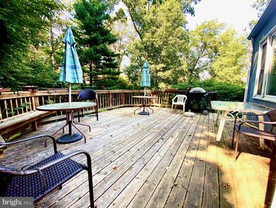 6834 Woodland Dr, Falls Church, VA 22046 - photo 2