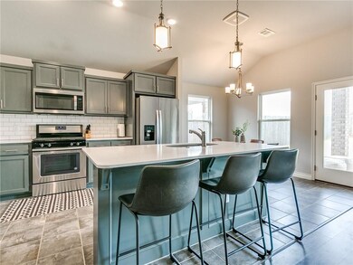 Large island with bar seating