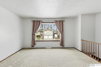 10527 M St, Omaha, NE 68127 - photo 4