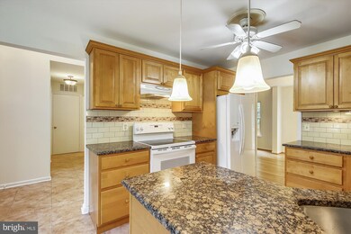 1515 Hugo Cir, Silver Spring, MD 20906 - photo 4