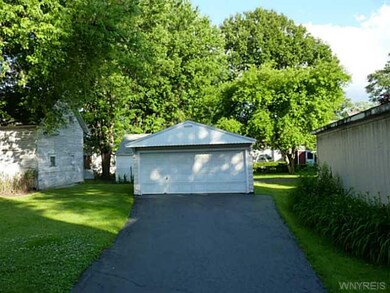 37 Washington St, North Tonawanda, NY 14120 - photo 2