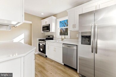 216 E Howard St, Clayton, NJ 08312 - photo 4