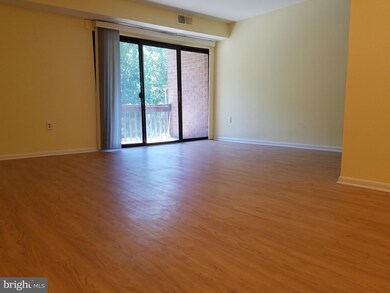 10722 West Dr unit 204, Fairfax, VA 22030 - photo 2