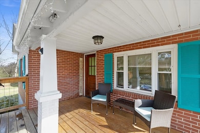 304 S Greever St, Rural Retreat, VA 24368 - photo 3