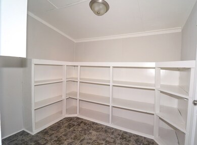 LAUNDRY-PANTRY