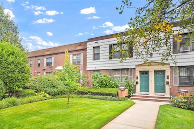 70-47 Park Dr E unit A, Flushing, NY 11367 - photo 3